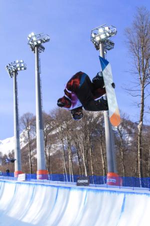 Holly Crawford wins silver in the halfpipe