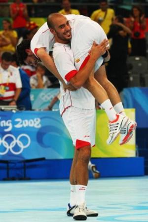 Spain wins bronze