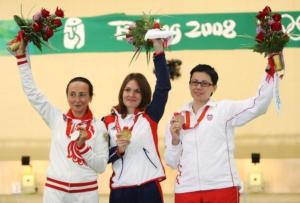 10m air rifle medallists celebrate