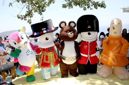 Friends of Rio 2016 - Mascots from Moscow, Athens, Beijing and London Olympic Games Visit the Sugarloaf Mountain