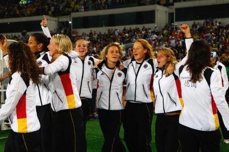 German women win bronze