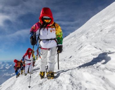 Flame reaches Mount Elbrus