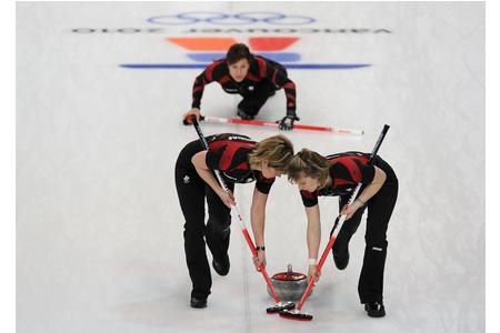Canadian curlers advance to final