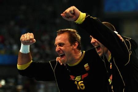 David celebrates Spain's bronze medal