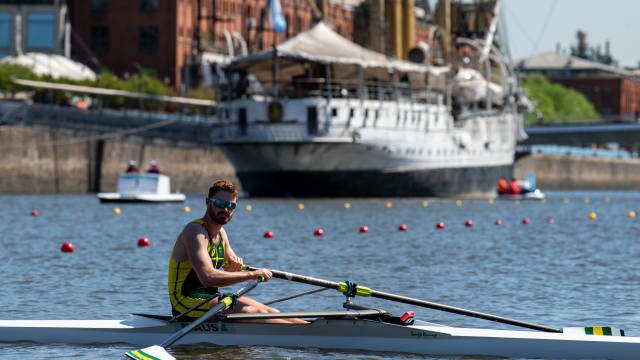 Massive crowds spur Cormac to rowing bronze